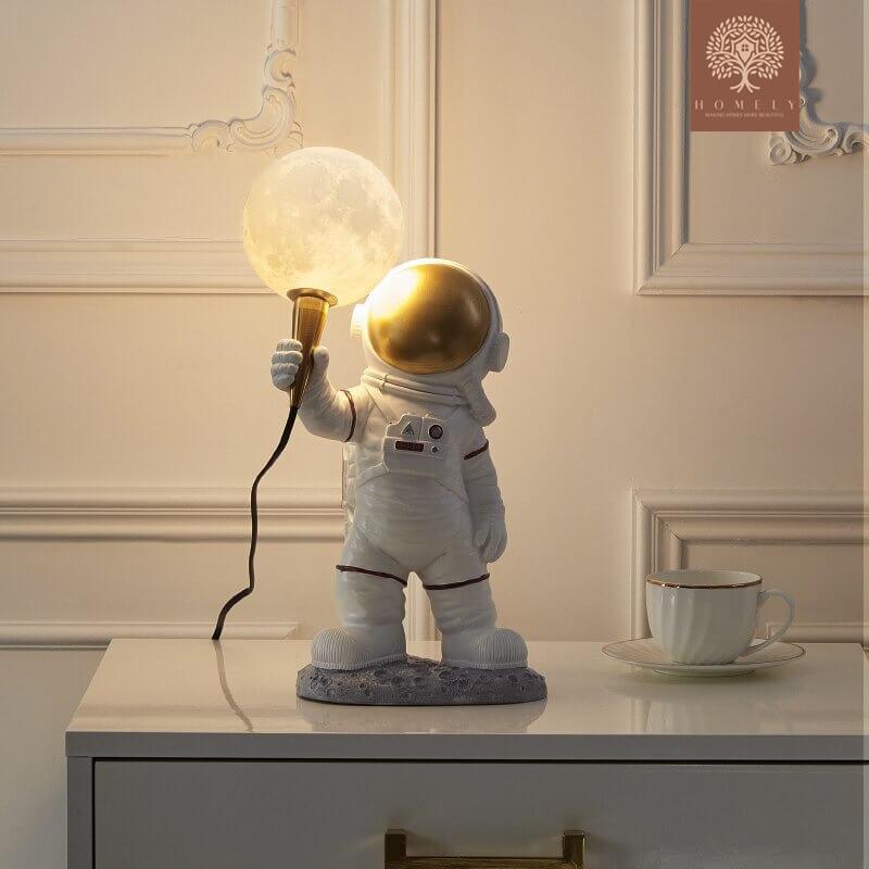 LAMPE DE TABLE ASTRONAUTE APOLLO - Homely