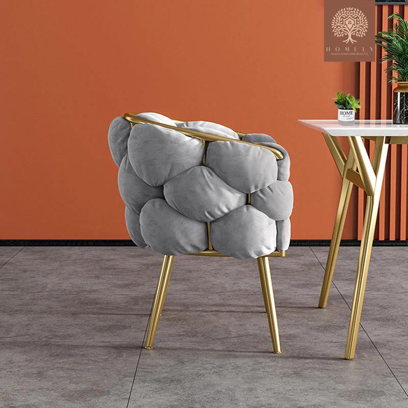 BILSKI-FAUTEUIL MODERNE EN VELOURS BEIGE AVEC PIEDS DORÉS- Homely