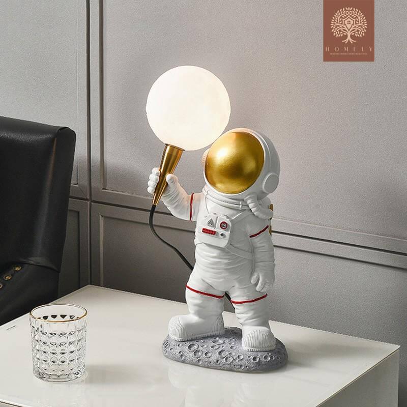 LAMPE DE TABLE ASTRONAUTE APOLLO - Homely